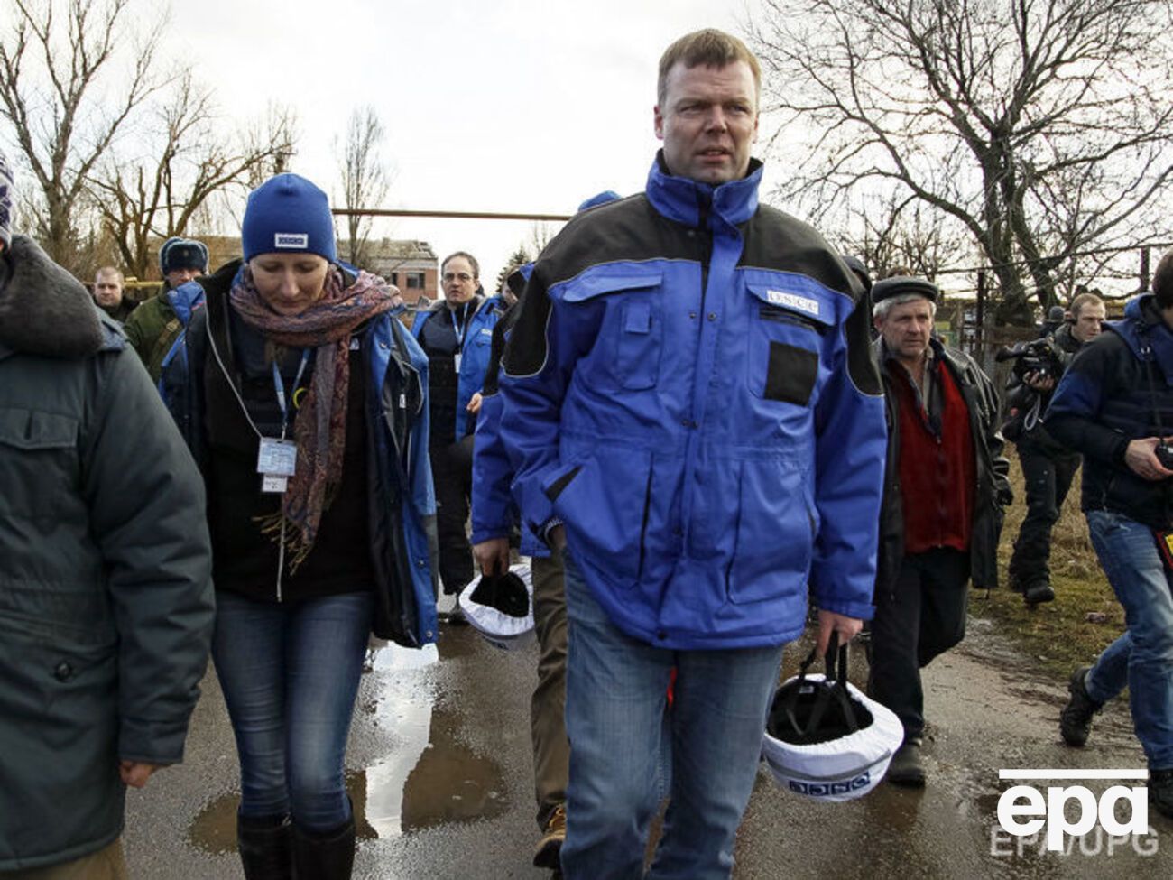 Хуг: Когда мы собирались выезжать из Зайцево, на дороге находилась группа гражданских лиц не из этого населенного пункта