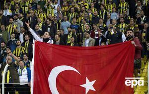 Болельщики забросали камнями автобус "Локомотива"