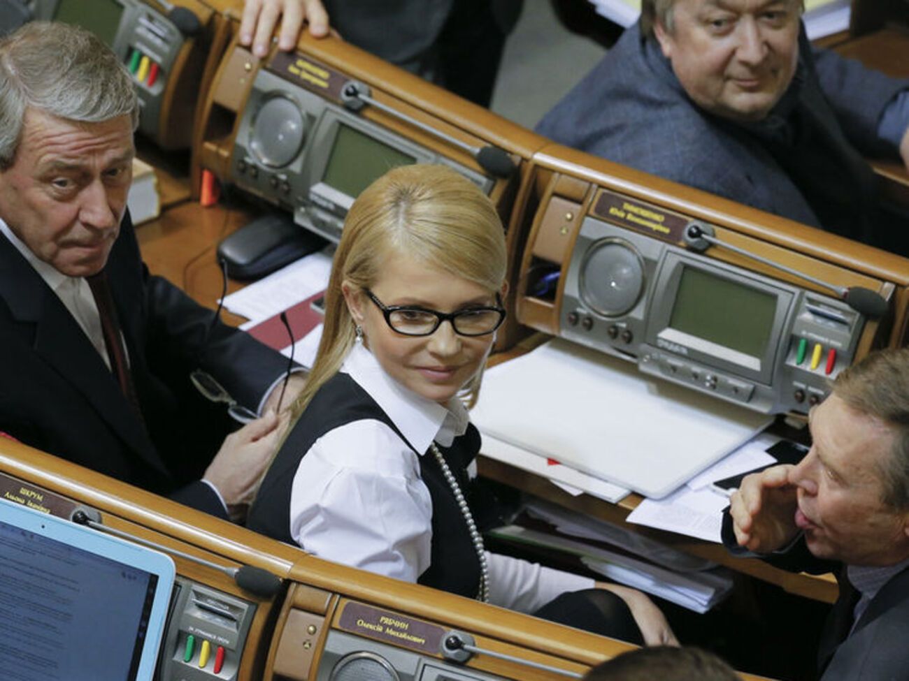 Тимошенко:&nbsp;Партия "Батьківщина" считает недопустимым продолжение пребывания в этой шайке
