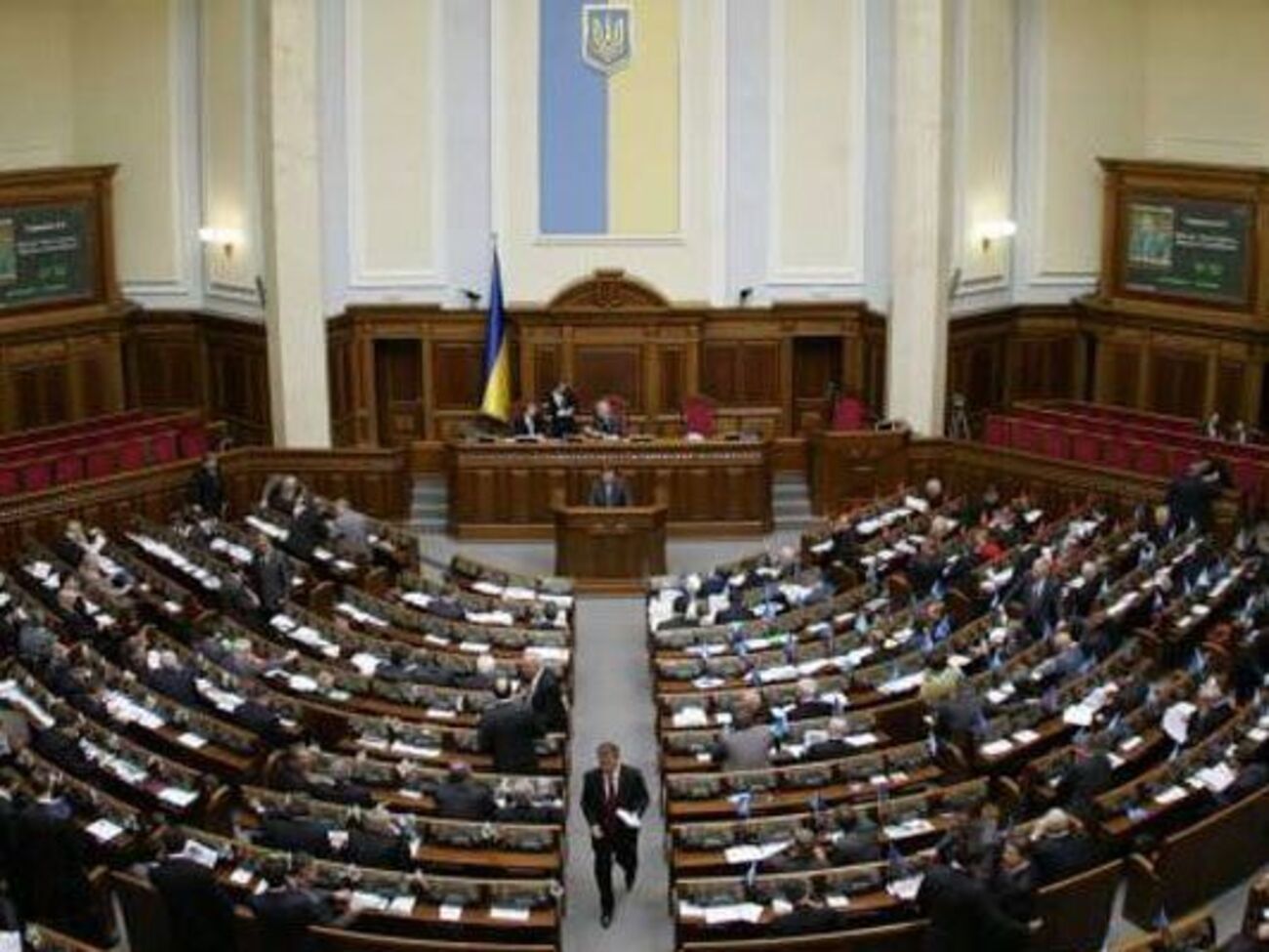 Накануне Верховная Рада не смогла отправить Кабмин в отставку