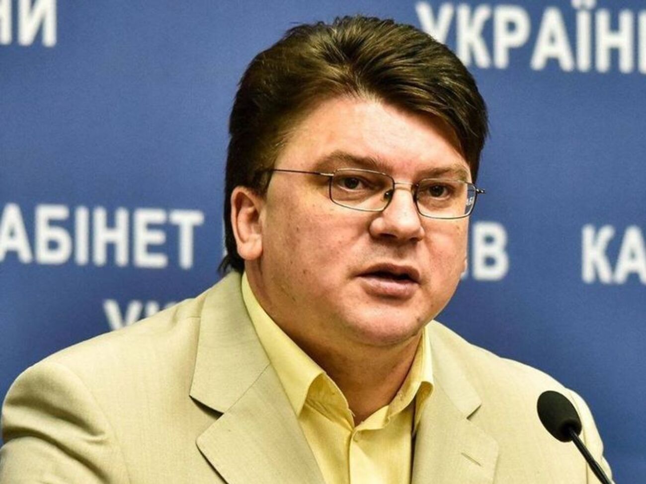 Жданов решил остаться в Кабмине