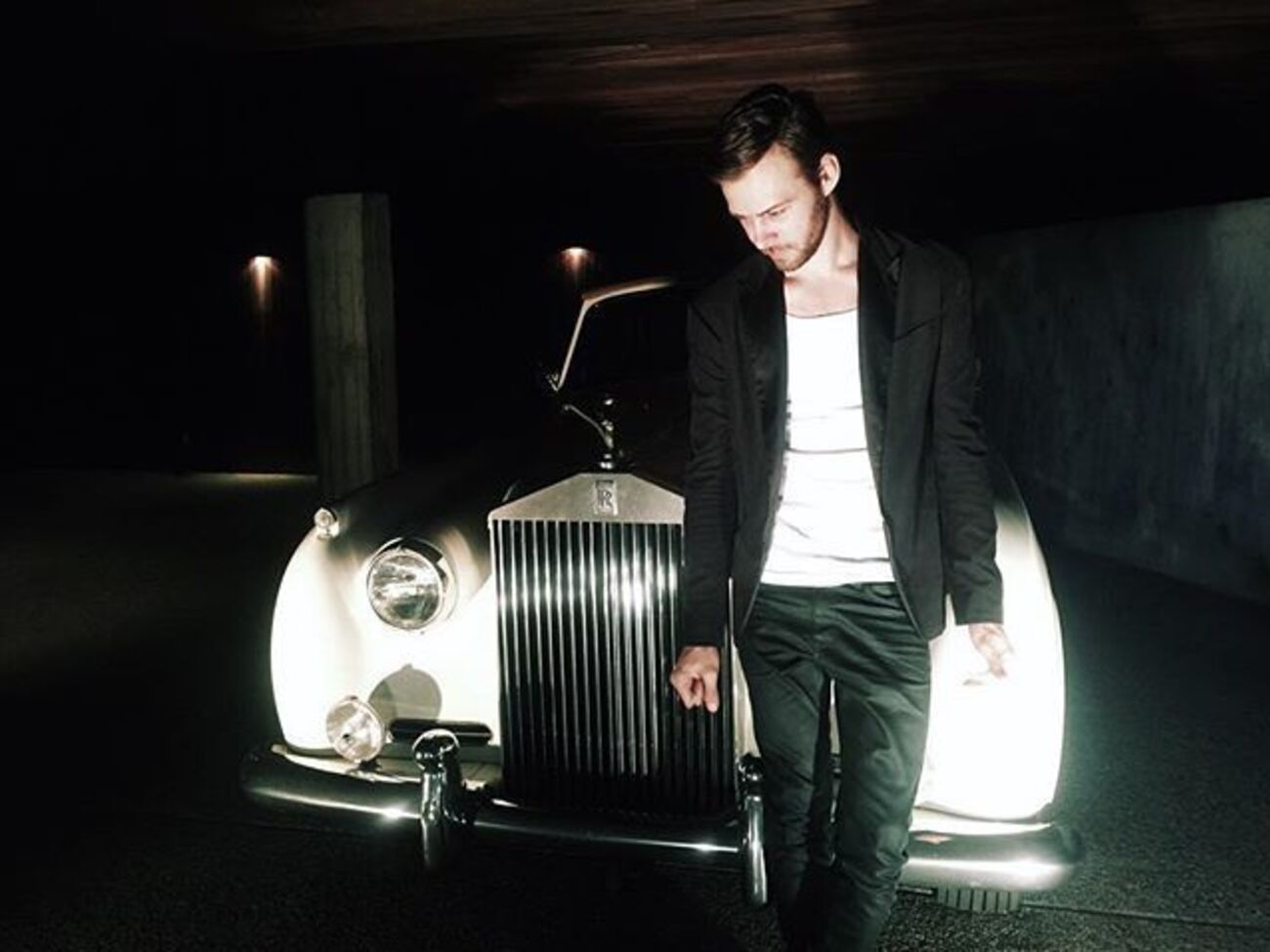 Барских на премии Grammy позировал в компании российской модели