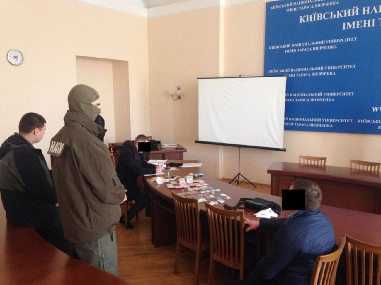 НАБУ задержала прокурора за взятку