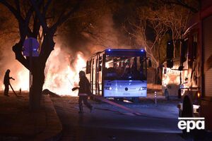 В правительственном квартале Анкары взорвался автомобиль