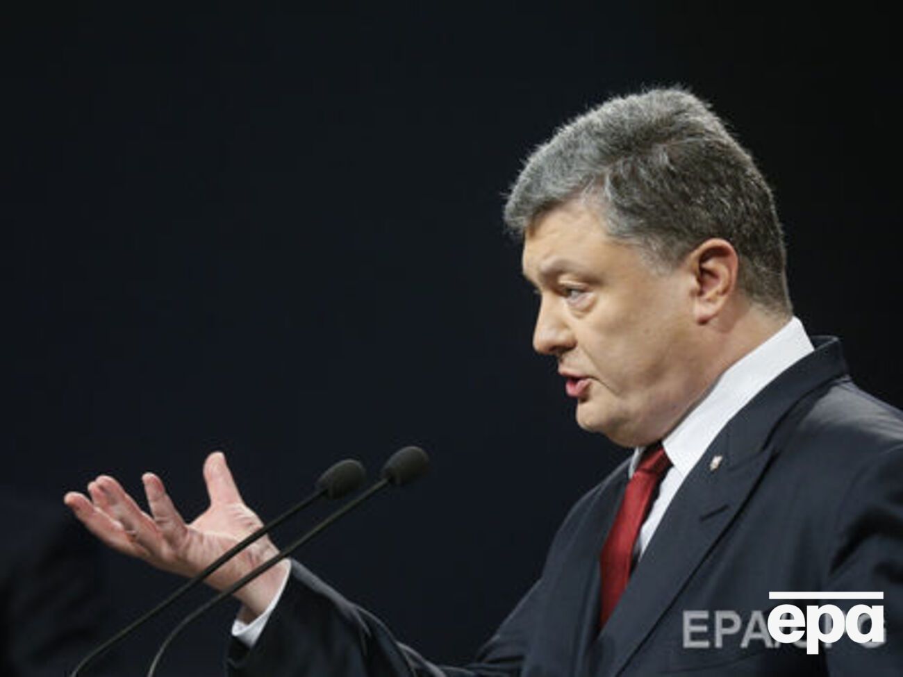Порошенко: Я ожидал, что Яценюк после моей просьбы заявит об отставке