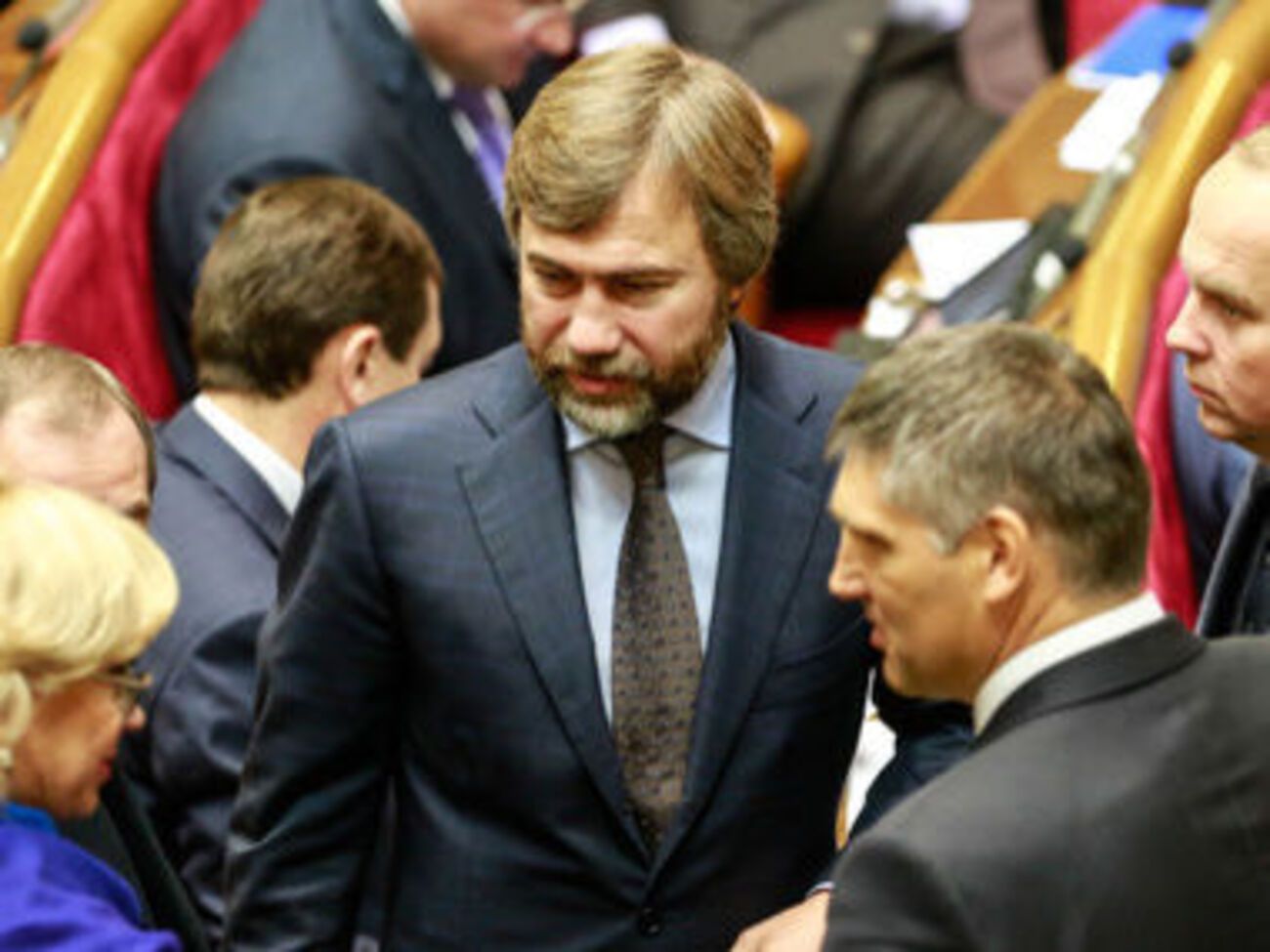 Новинский: Мы считаем: выборы парламента, затем новая Конституция, а после этого должны быть выборы президента