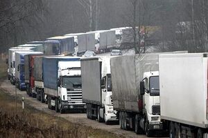 Украина и Россия возвращают друг другу заблокированные грузовики