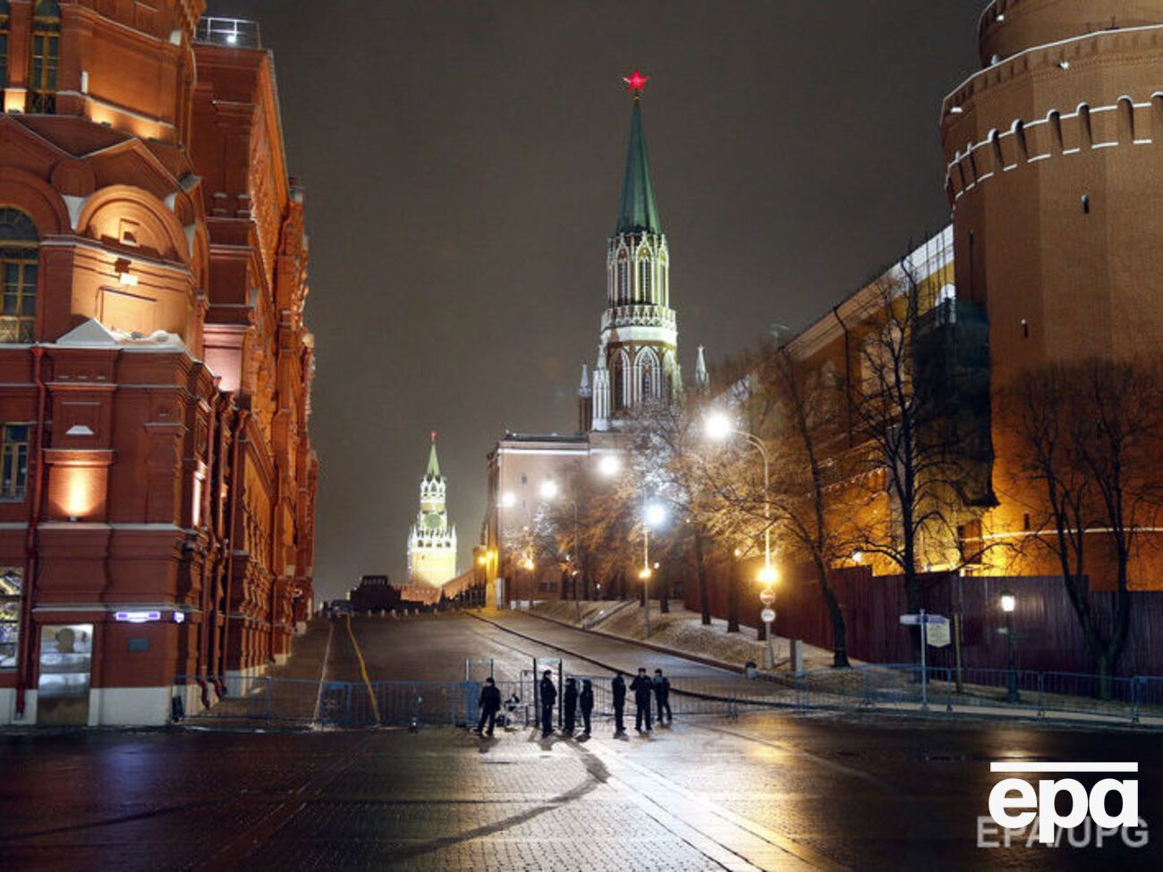 Силовики проверяют несколько зданий в центре Москвы