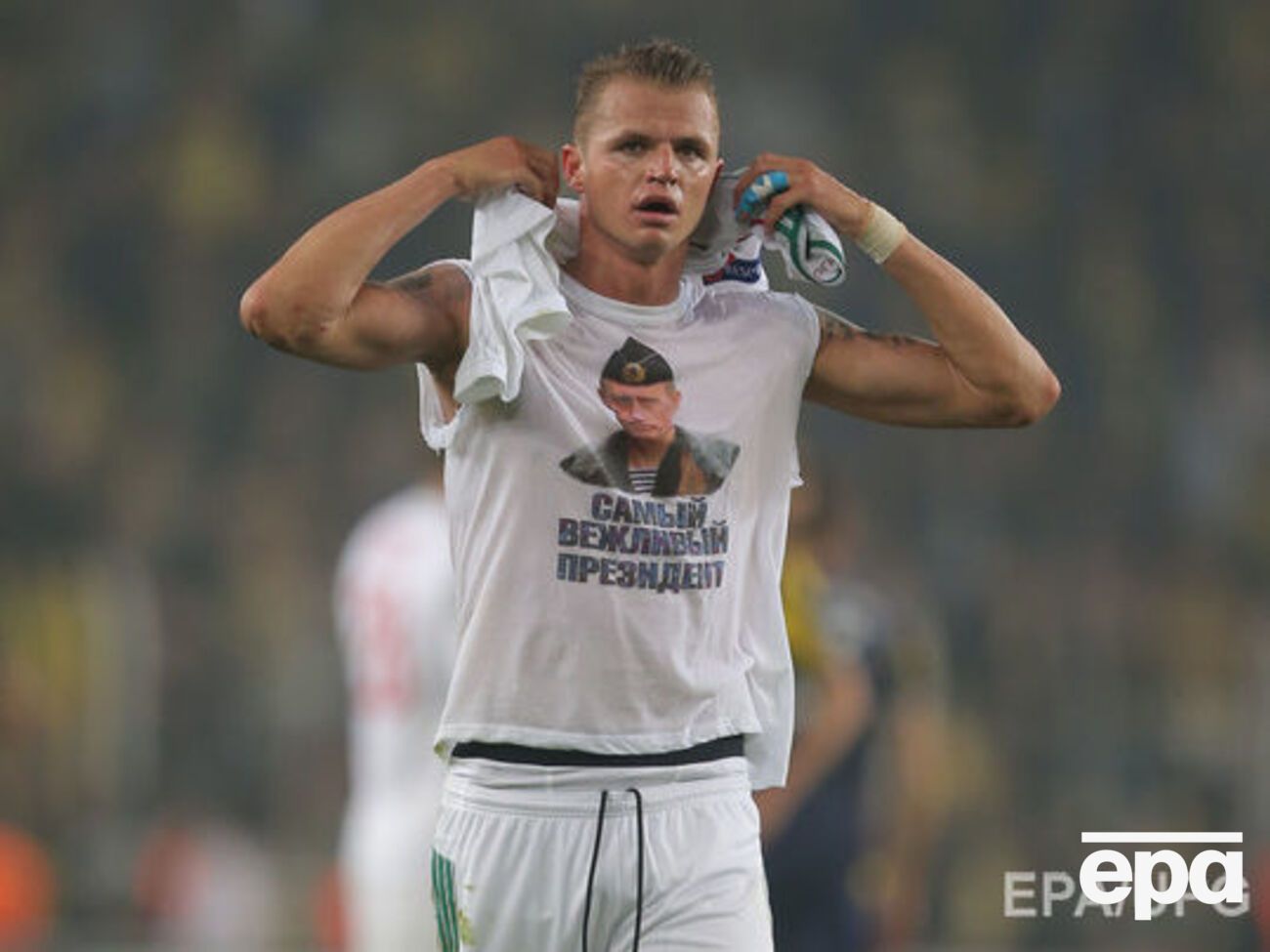 Тарасов заплатит "Локомотиву" &euro;300 тыс. за футболку с Путиным