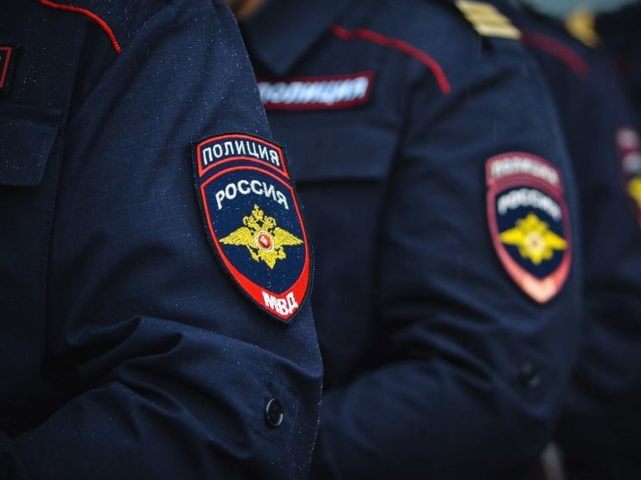 Агентство отмечает, что эвакуация сотрудников, находящихся в здании администрации президента РФ, не проводилась