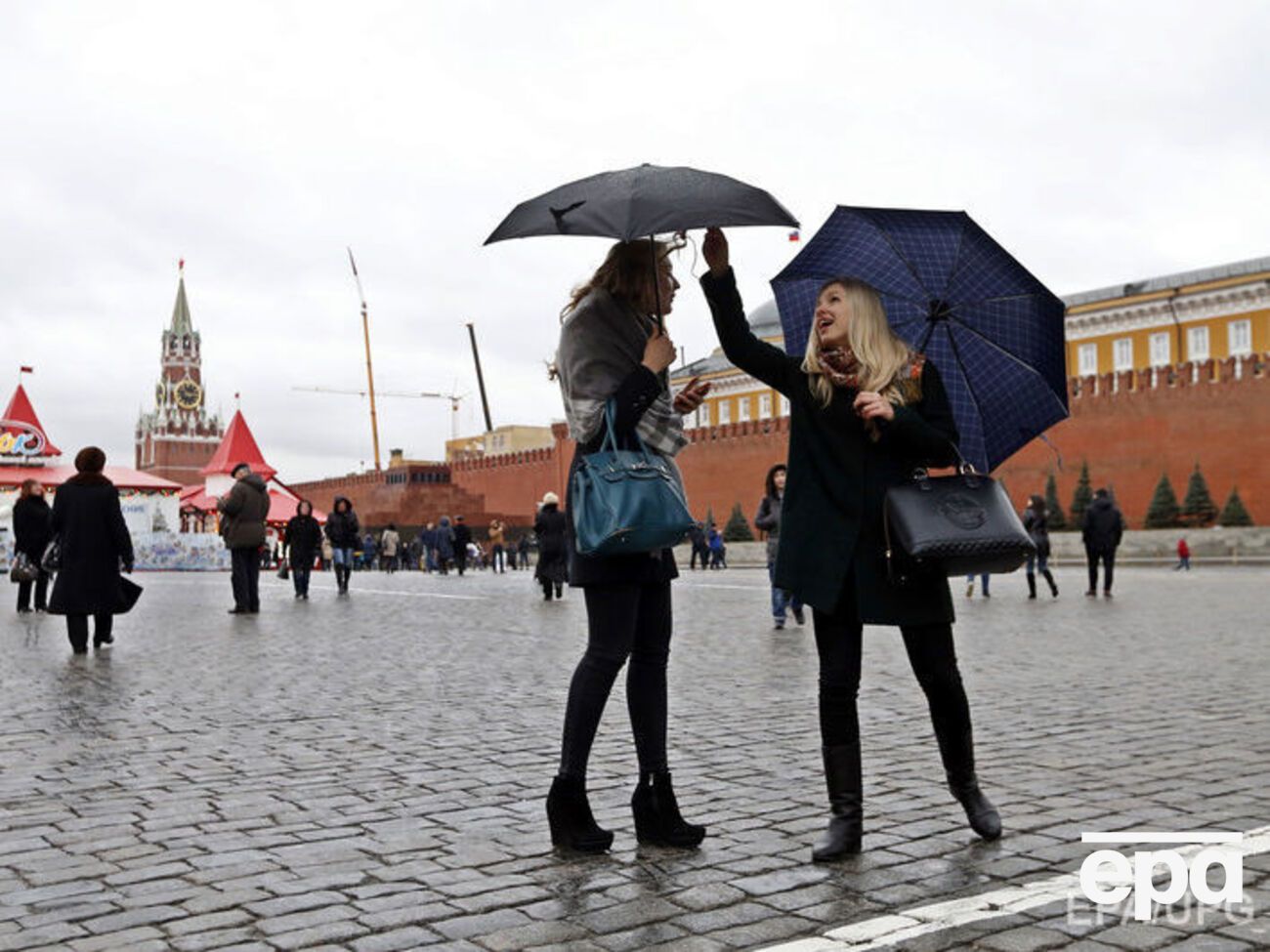 Дерипаска призывает расселять Москву