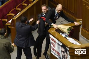 Сам Барна, по словам Денисенко, во фракцию возвращаться не хочет