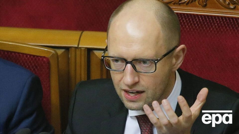 Янукович призвал ускорить конфискацию средств, присвоенных предыдущими властями