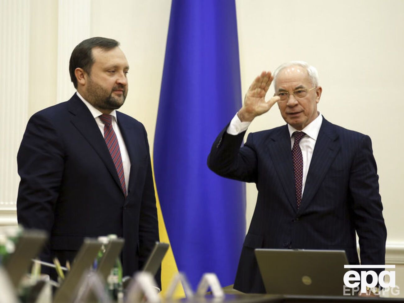 Генпрокуратура собирается допросить Арбузова (слева на фото)