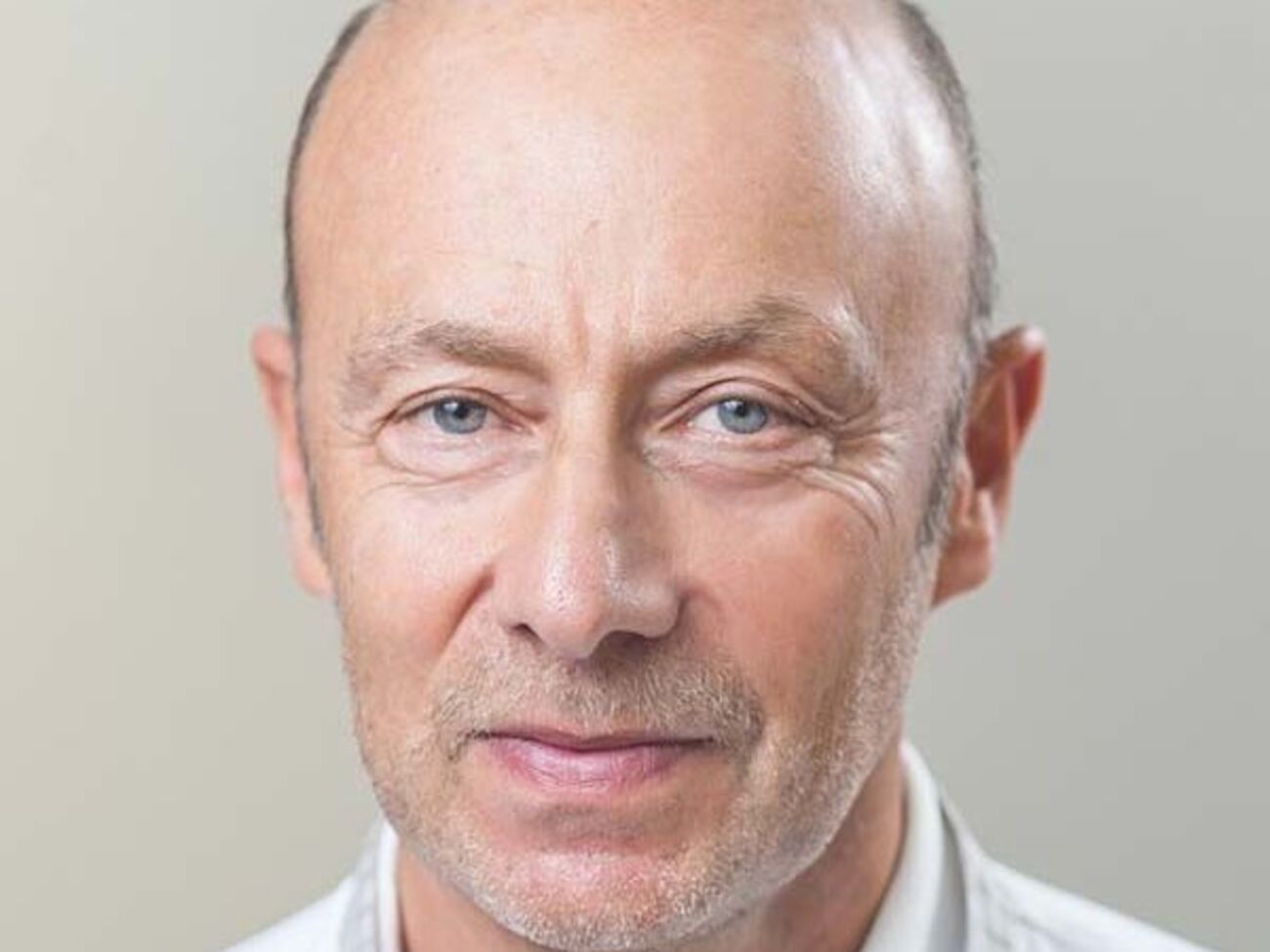 Юрий Лифшиц: Вначале технология использовалась не в хирургии, а для лечения ран. Я впервые применил ее, когда лечил известного актера Леонида Броневого