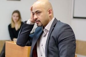 Найем: В день голосования Арсений Петрович четыре раза заезжал и выезжал из Администрации Президента