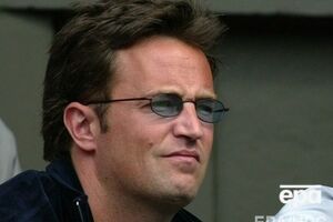 Папарацци застали Перри говорящим с самим собой --- СМИ