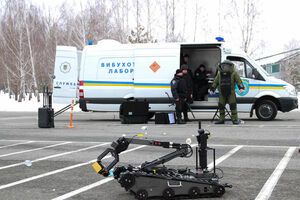 Взрывотехники обследуют здания