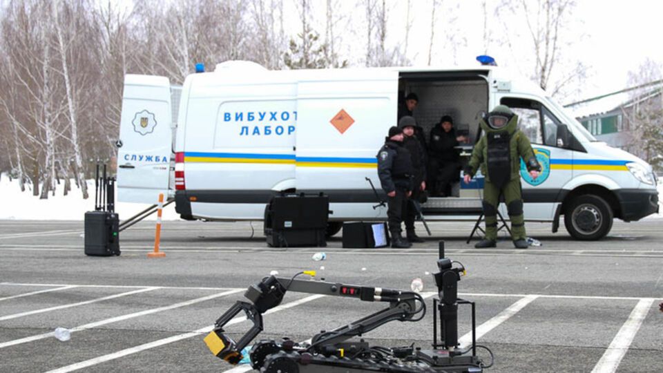 Взрывотехники обследуют здания