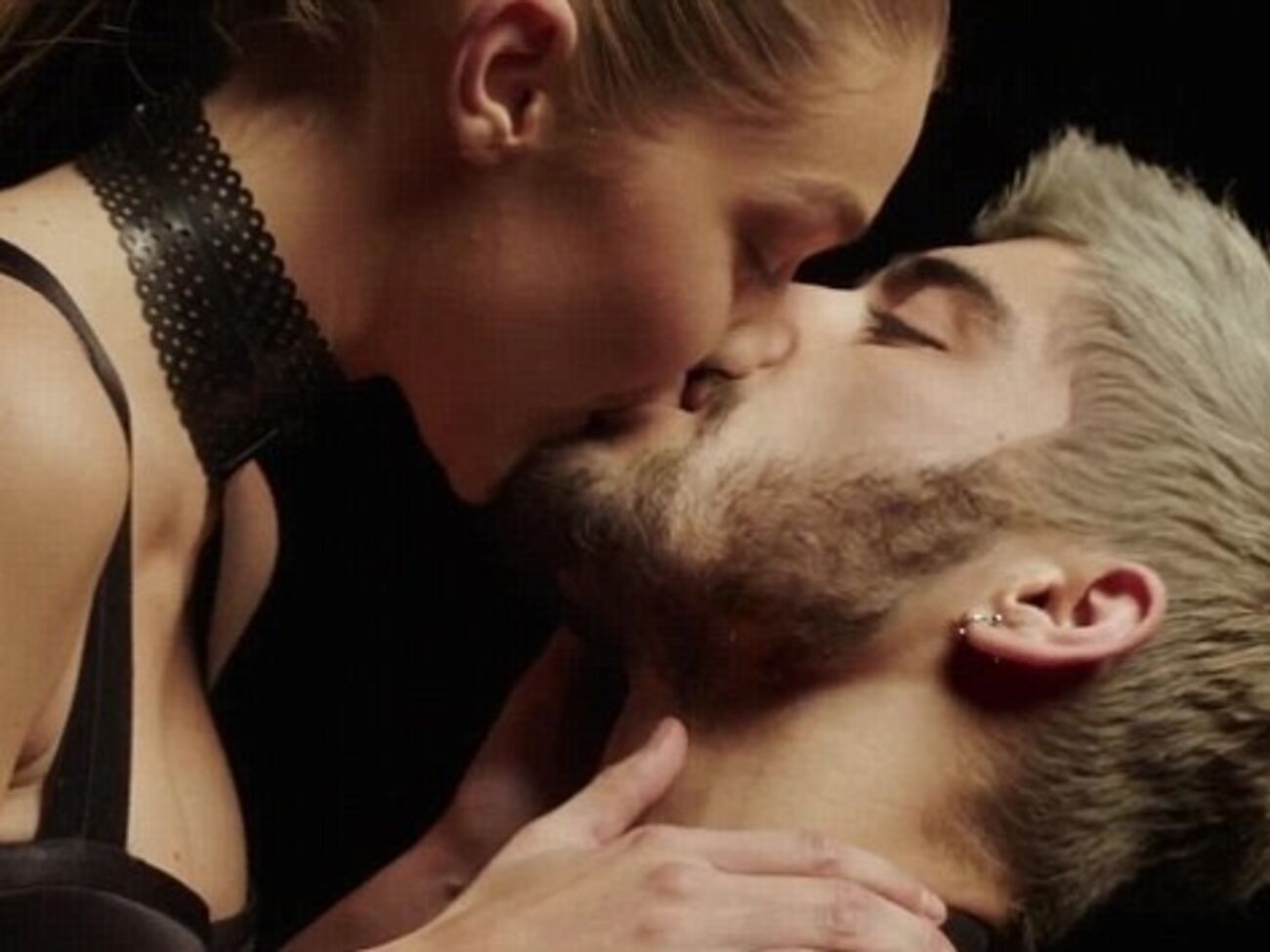 Zayn и Хадид показали страсть в ролике Pillowtalk