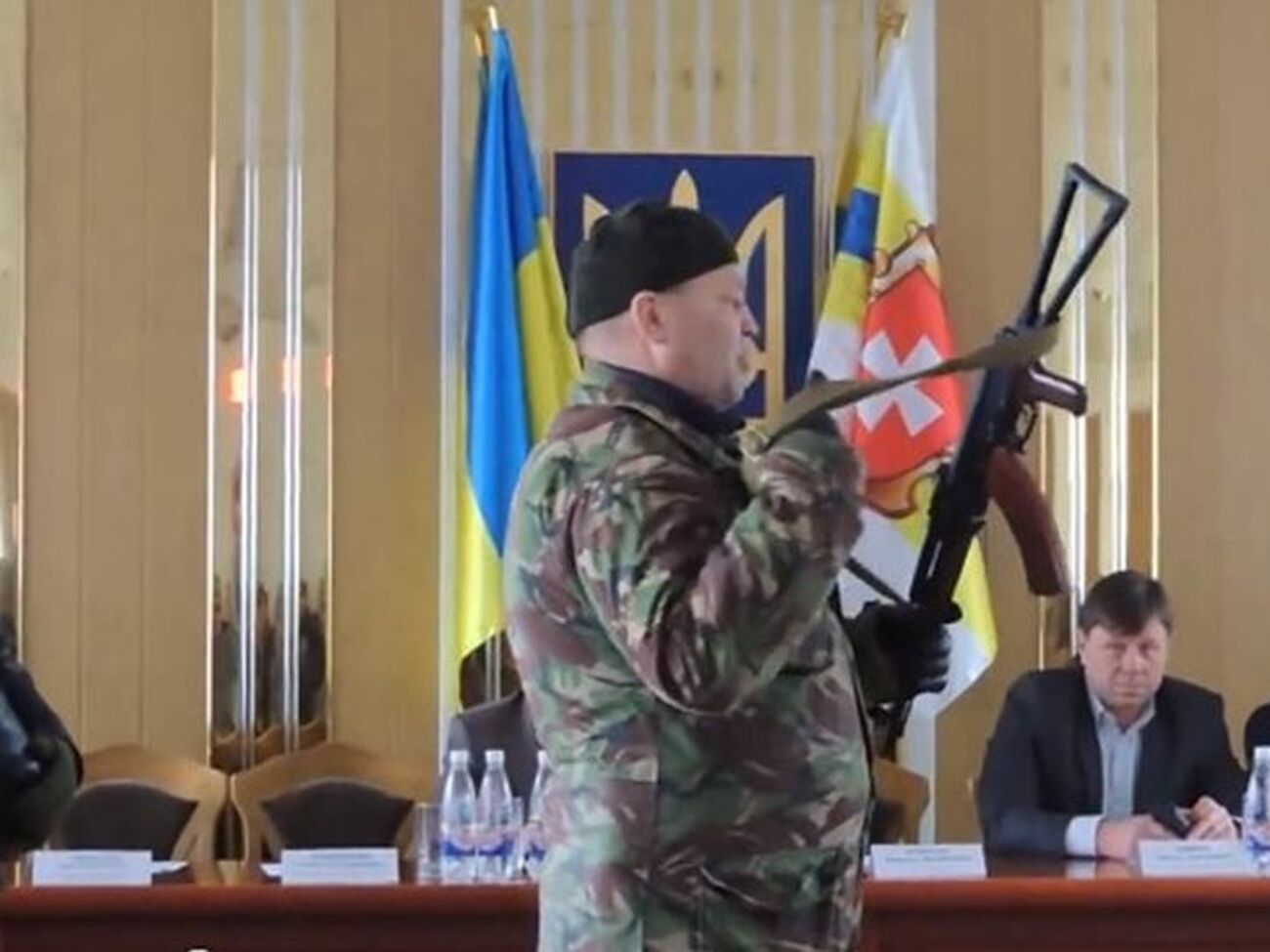 Памятник Сашку Билому повредили