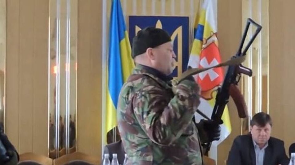 Памятник Сашку Билому повредили