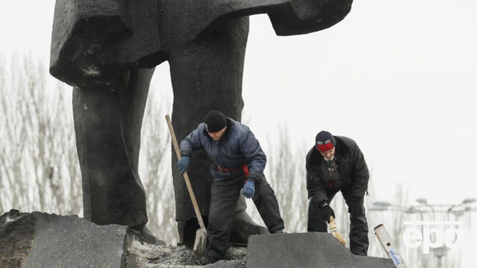 В ДНР после подрыва неизвестными памятника Ленину продолжаются аресты