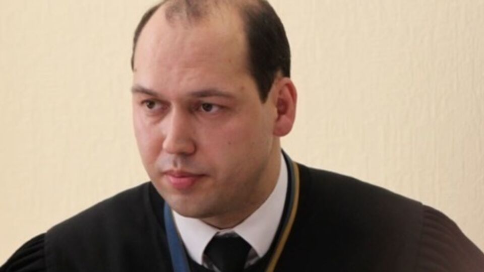 В 2012 году судья Сергей Вовк приговорил к тюремному заключению бывшего министра внутренних дел Юрия Луценко