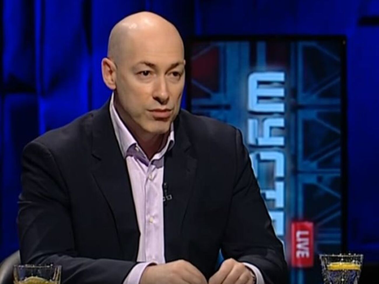 Гордон: Любой нормальный человек в Украине должен испытывать чувство стыда за правительство и парламент