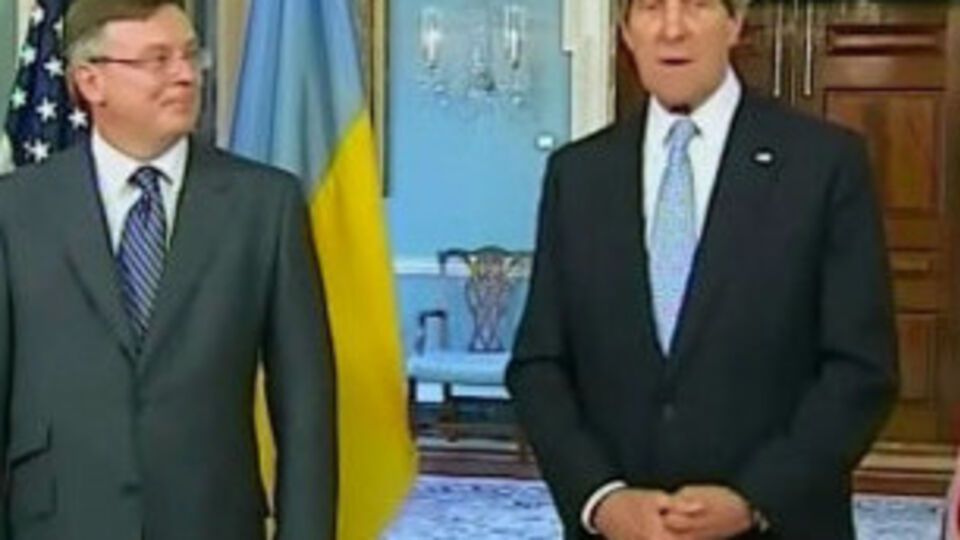 Порошенко заверил, что не допустит остановки расследования дел Майдана 1 марта