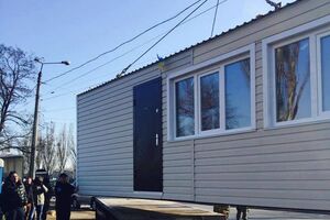 Саакашвили: Одесские волонтеры привезли бойцам в Мариуполь контейнеры вместо существующих блокпостов. Фоторепортаж