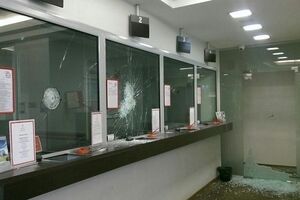 Левус: Если президент Украины введет в действие настоящие санкции, никто не будет бить окна в банках