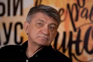 Александр Сокуров: Давайте покажем русское кино. Сколько человек будет в зале? Десять