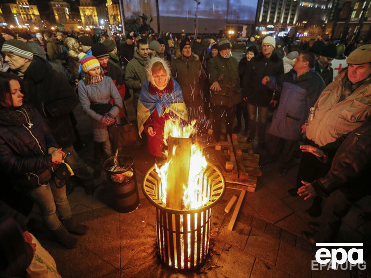 Активисты зажгли костры на Майдане&nbsp;