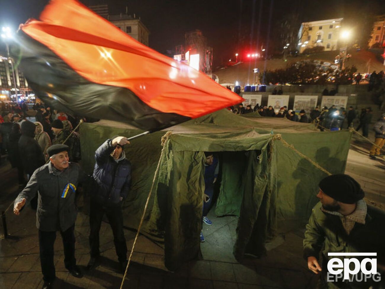 Российские СМИ утверждают, что на Майдане &nbsp;Нацгвардия не дает активистам установить палатки