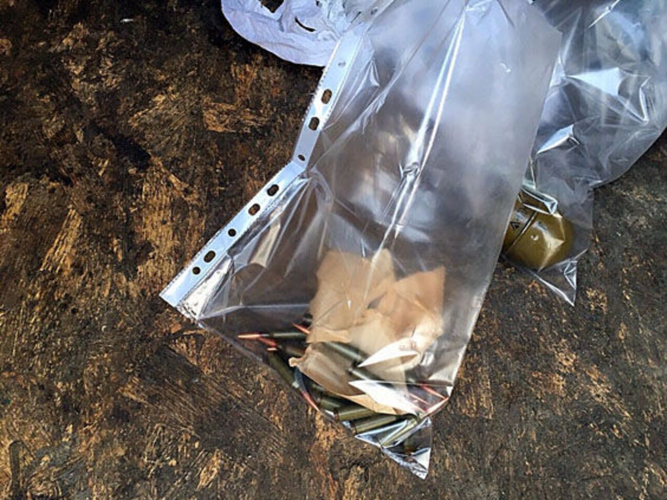 По словам сирийца, гранату и патроны он нашел около своей дачи