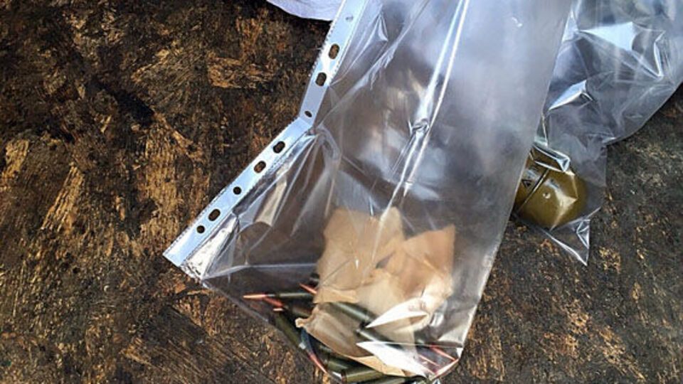 По словам сирийца, гранату и патроны он нашел около своей дачи