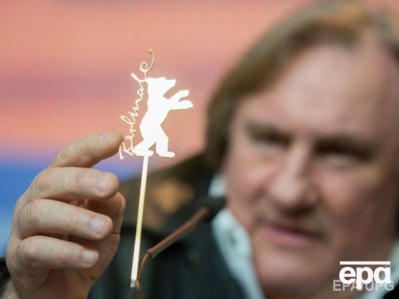 Депардье привез на Берлинский кинофестиваль новый фильм "Святая любовь"