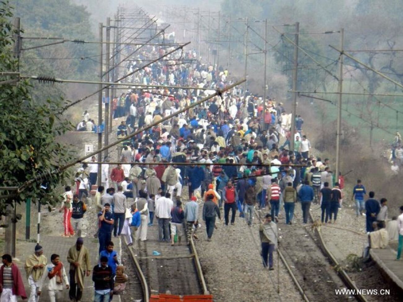 Джаты перекрывают железнодорожное сообщение