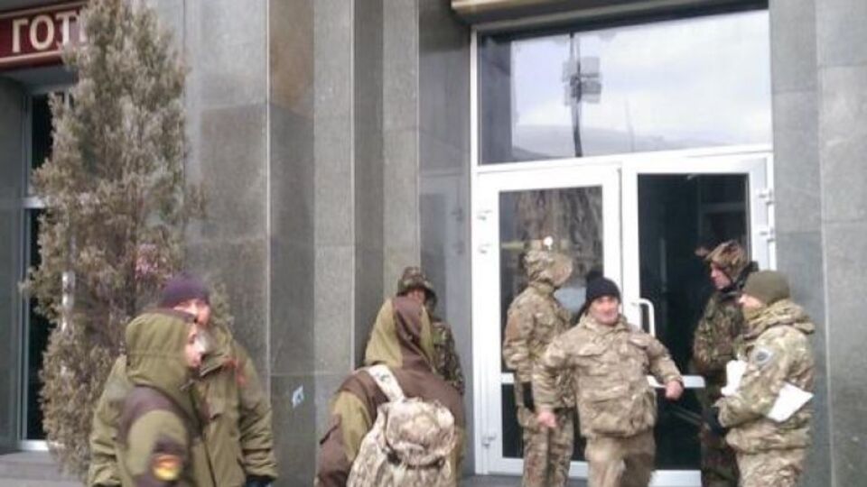 Ущерба отелю активисты не нанесли