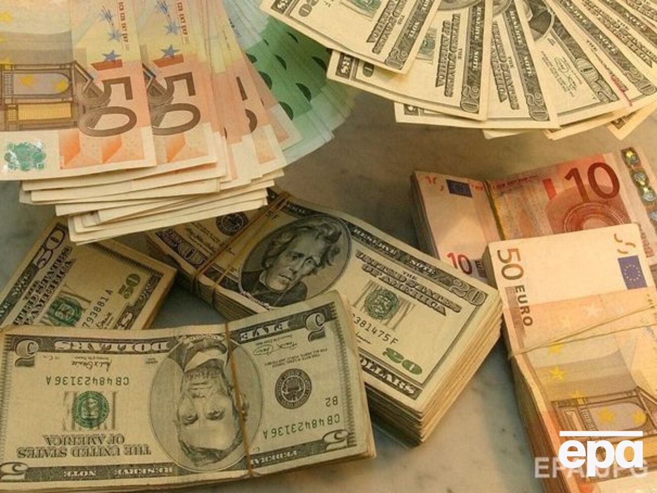 Нацбанк установил курс валют на 23 февраля