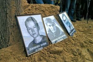 На месте теракта в Харькове установили памятный знак