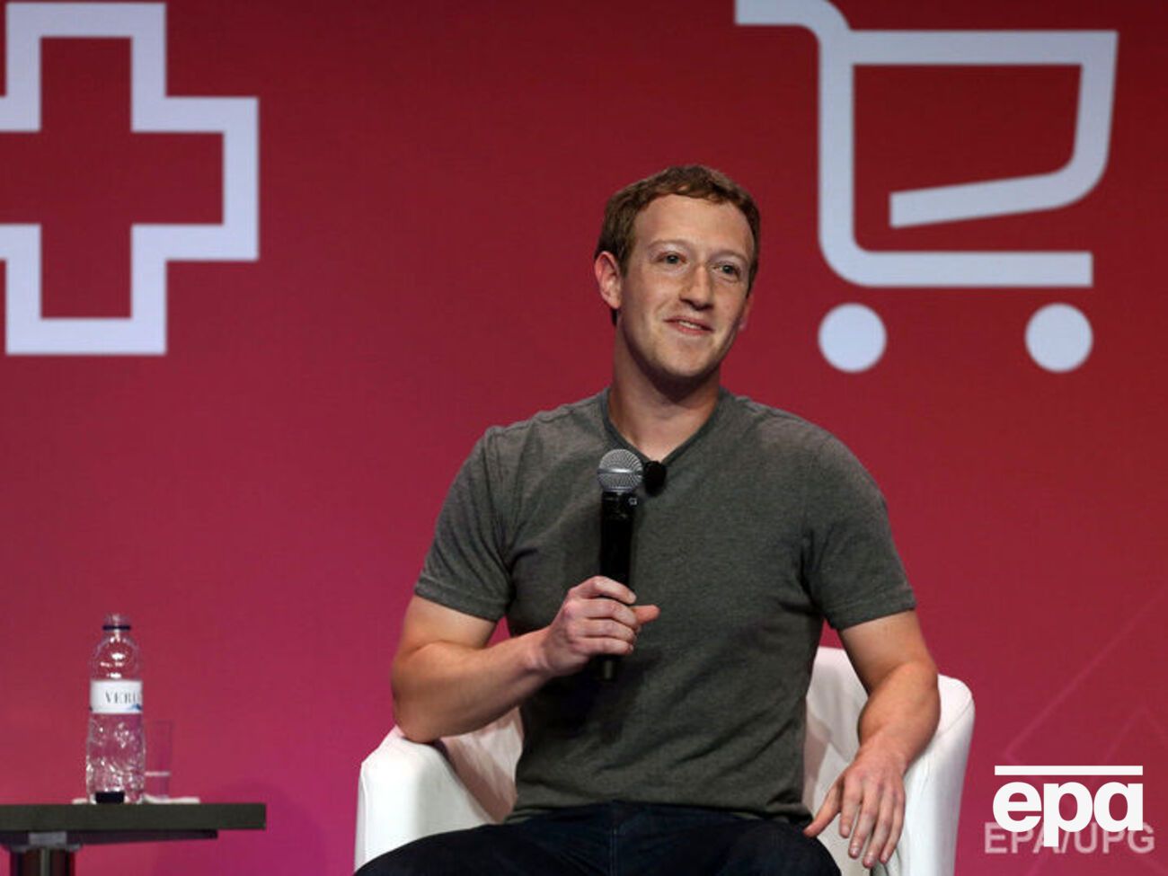 Цукерберг: Мы полностью поддерживаем Тима Кука и Apple