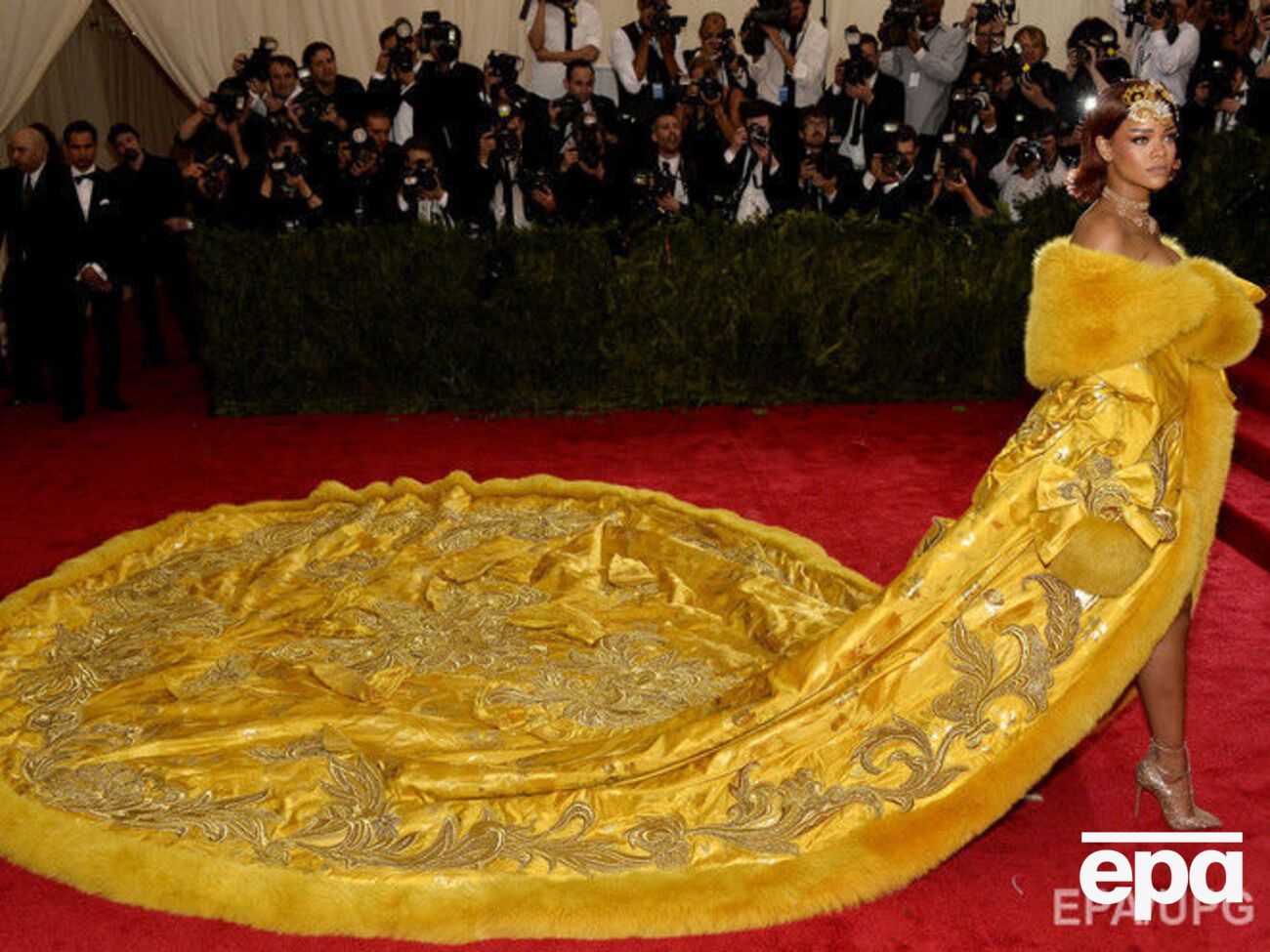 Рианна на мероприятии Met Gala 2015