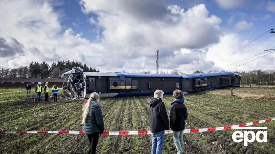 Столкновение произошло на железнодорожном переезде