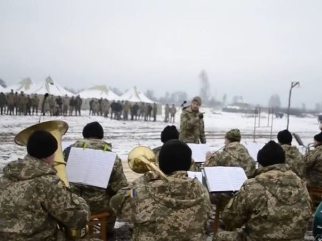 Украинские военные сыграли джаз на полигоне