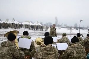 Украинские военные сыграли джаз на полигоне
