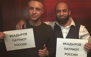 Российский исполнитель Егор Крид (слева) вслед за Тимати поддержал главу Чечни Рамзана Кадырова