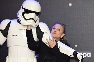 Фишер впервые показала логотип "Звездных войн 8"
