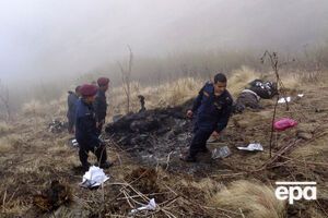 Горящие обломки самолета найдены в лесном массиве на склонах